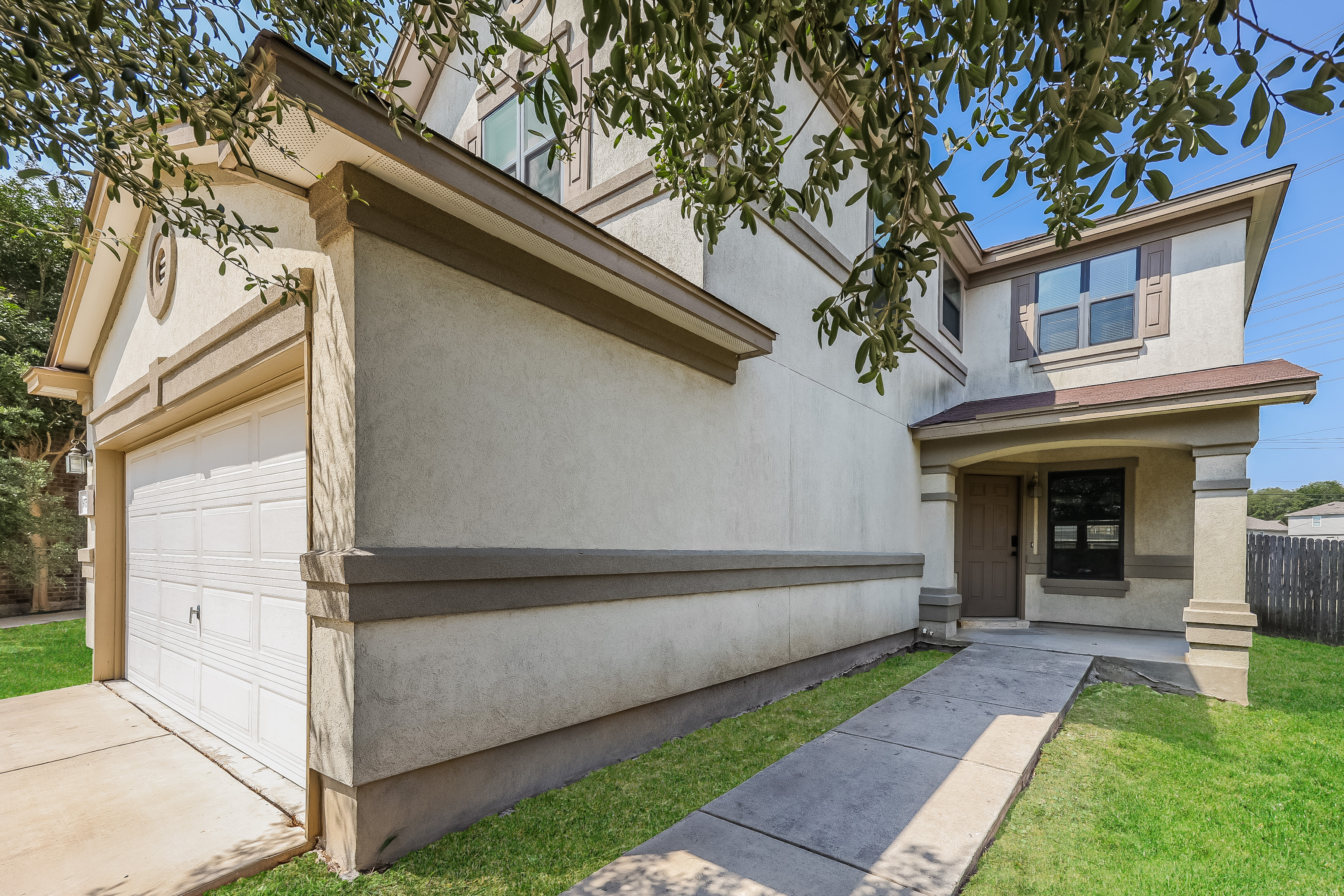 9750 Hawk Elm Converse, TX 78109